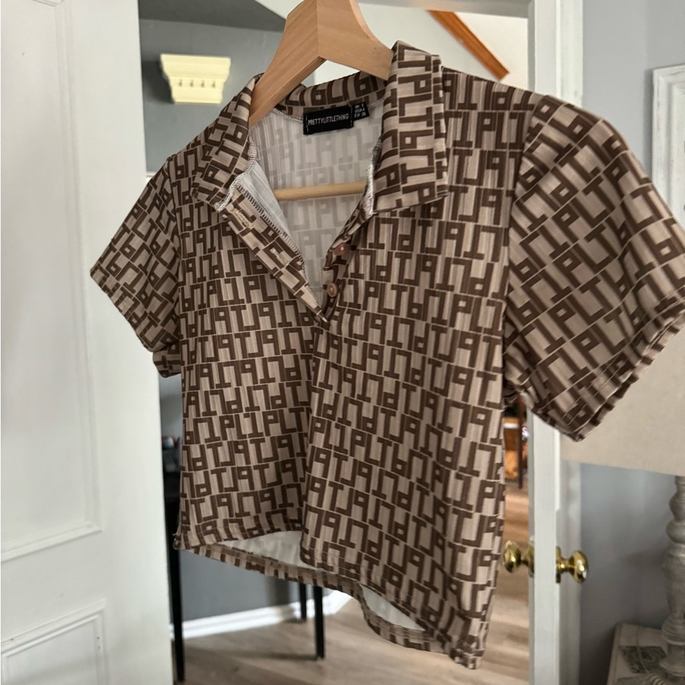 PRETTY LITTLE THING Cropped Button-up